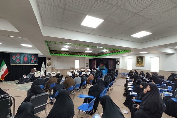 برگزاری جلسه تبیینی جنگ ۱۲ روزه در مدرسه علمیه الزهرا (س) ارومیه