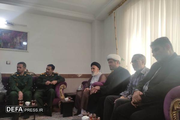 دیدار مدیرکل حفظ آثار و نشر ارزش‌های دفاع مقدس و مقاومت خراسان شمالی با خانواده شهید مدافع وطن «هادی نوبهاری» + تصاویر