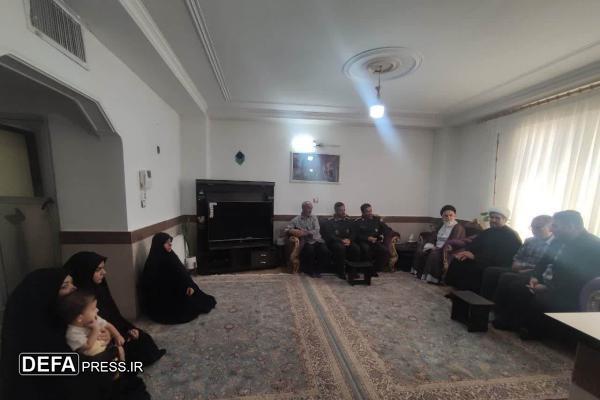 دیدار مدیرکل حفظ آثار و نشر ارزش‌های دفاع مقدس و مقاومت خراسان شمالی با خانواده شهید مدافع وطن «هادی نوبهاری» + تصاویر