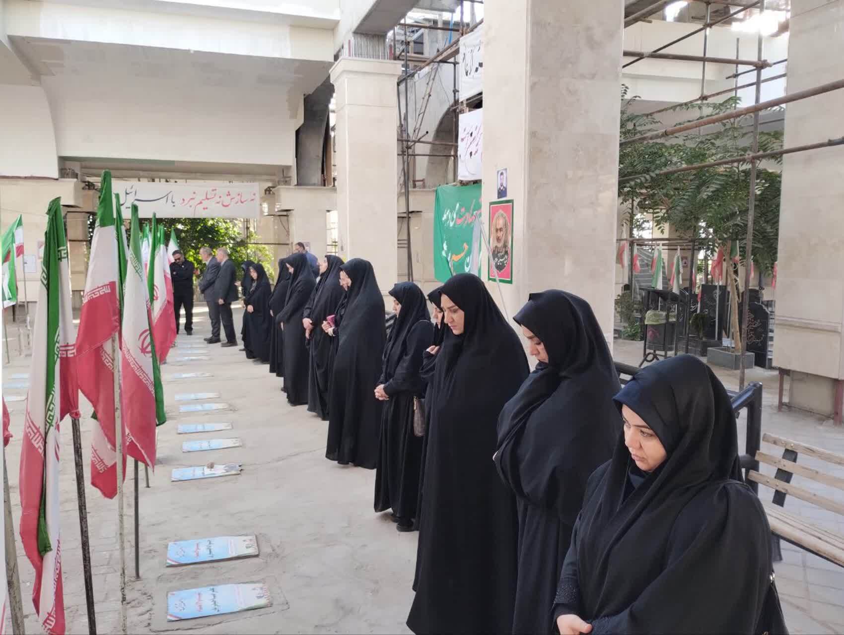 تجدید میثاق بانوان خادمه الشهدا با شهدا در هفته عفاف و حجاب