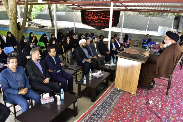 حجاب نماد عزت، غیرت و انسانیت است