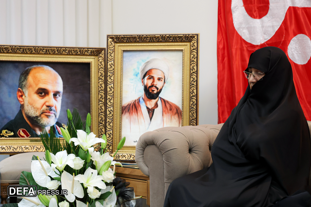دیدار دختر رئیسجمهور با خانواده شهید غلامعلی رشید دیدار دختر رئیسجمهور با خانواده شهید غلامعلی رشید