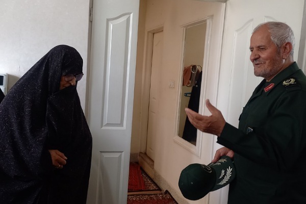 تصاویر/ دیدار مدیرکل حفظ آثار دفاع مقدس و مقاومت همدان با خانواده سپهبد شهید  «علی شادمانی»