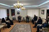 دیدار رئیس بنیاد شهید و امور ایثارگران با خانواده «سردار شهید حسین سلامی»