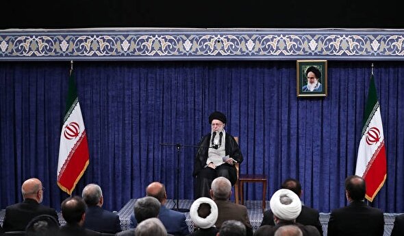 فیلم/ امام خامنه‌ای: با قوت و روحیه‌ به کار خود ادامه دهید