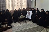 دیدار کاروان خانواده شهدای گروه زینبیون با خانواده شهید «محمد علیزاده»