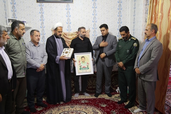 تصاویر/ دیدار مدیر‌کل حفظ آثار دفاع مقدس استان گلستان با خانواده‌ شهدای حمله رژیم صهیونی