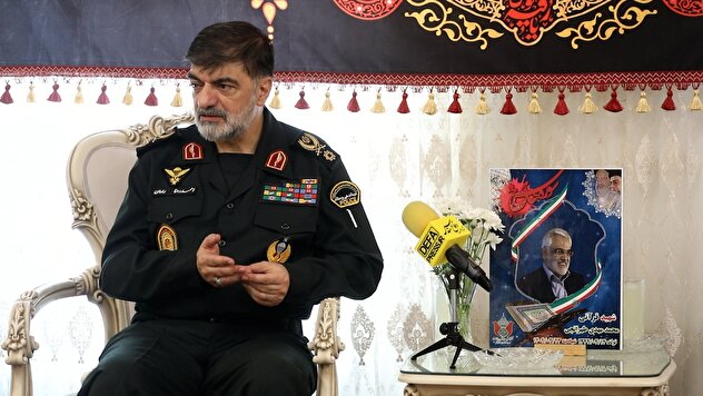 فیلم/ حضور سردار رادان در منزل شهید طهرانچی