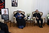 دیدار رئیس دفتر رهبر معظم انقلاب و رئیس ستاد کل نیرو‌های مسلح با خانواده شهید سلامی