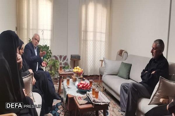 دیدار رئیس بنیاد شهید و امور ایثارگران با خانواده شهدای فراجا