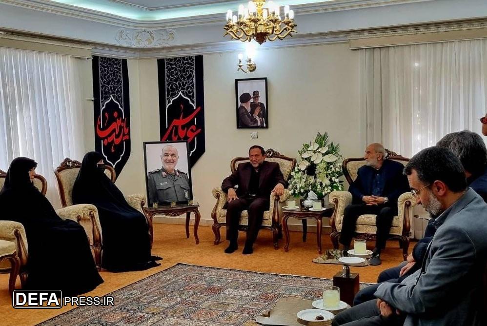 دیدار جمعی از مدیران رسانه‌های کشور با خانواده شهید سلامی