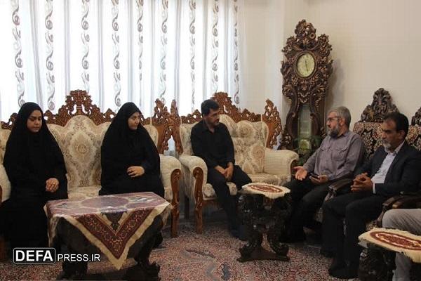 دیدار مدیران کل بنیاد شهید و بهزیستی کرمان با خانواده شهید محمد حبیب‌زاده+تصاویر