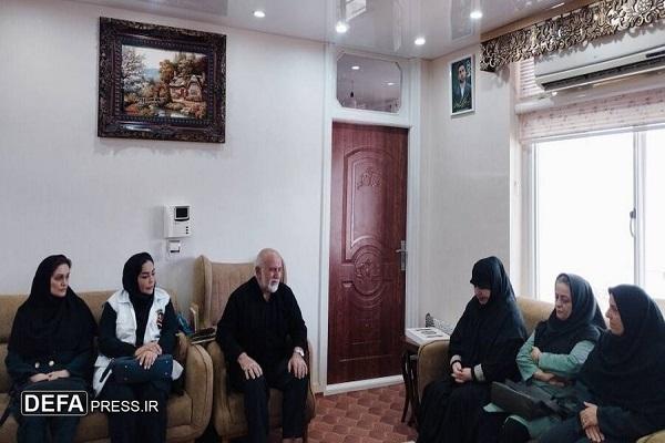 دیدار مسئولان آمل با خانواده شهید «تجن‌جاری»+ تصاویر