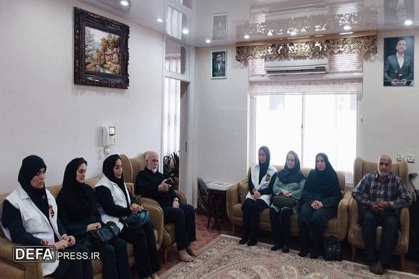 دیدار مسئولان آمل با خانواده شهید «تجن‌جاری»+ تصاویر