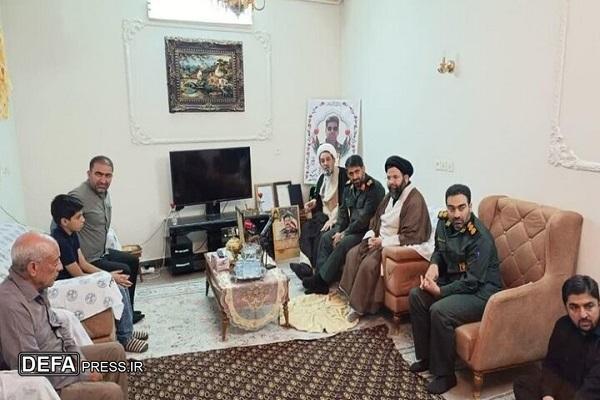 سردار باقری از خانواده‌های شهدای پدافند هوایی تجلیل کرد