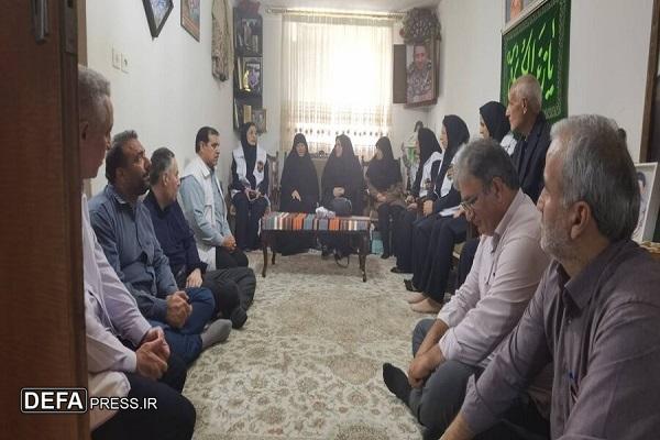 دیدار رئیس اداره بهزیستی شهرستان نکا با خانواده شهید «مشتاقی»+ تصاویر