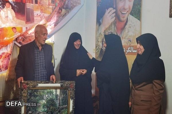 دیدار رئیس اداره بهزیستی شهرستان نکا با خانواده شهید «مشتاقی»+ تصاویر