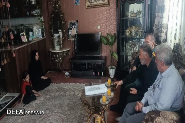 دیدار مسئولان اداره‌کل حفظ آثار دفاع مقدس قزوین با خانواده شهید امیرحسین باجلان