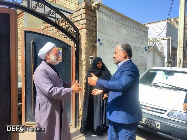 دیدار فرماندار قم با خانواده امدادگر شهید مجتبی ملکی + تصاویر