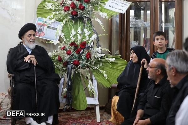 دیدار تولیت آستان مقدس مسجد جمکران با خانواده شهید «رسول طالبی» + تصاویر