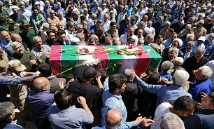 مراسم تشییع شهید «رضا لشنی‌زند» در دورود+ تصاویر