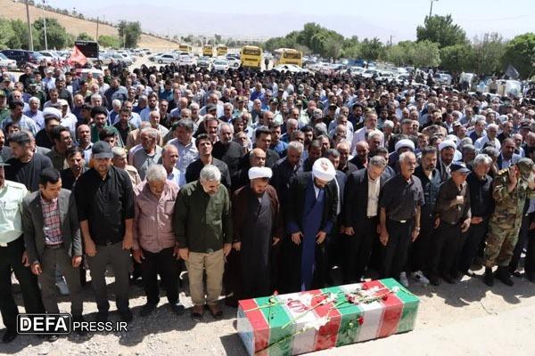 مراسم تشییع شهید «رضا لشنیزند» در دورود+ تصاویر مراسم تشییع شهید «رضا لشنیزند» در دورود+ تصاویر