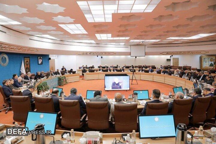 پزشکیان: هرکس با هر اعتقاد و ظاهر، اگر دل در گرو ایران دارد، باید پای کار بیاید