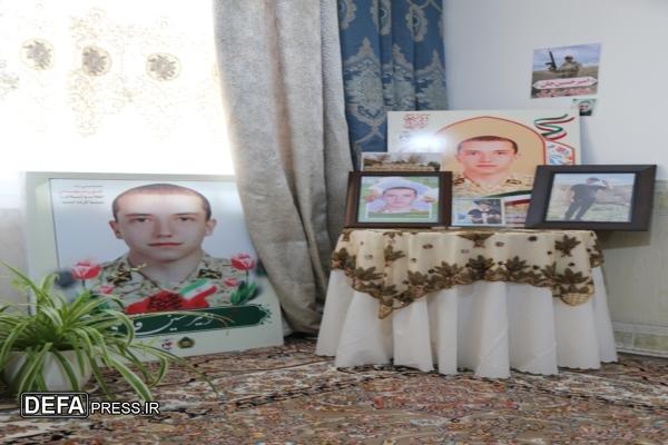 دیدار سرهنگ پاسدار امیری مقدم با خانواده سرباز شهید «امیرحسین قاسمی» در روستای رادکان / تاکید بر ادامه راه شهدا