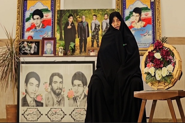 فیلم/ پیام شورآفرین مادر سه شهید والامقام دفاع مقدس از خطّه قلعه نوخرقان، خطاب به منافقین وطن فروش و صهیونیست‌های کودک کش