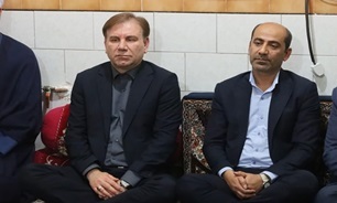 ملت ایران همچنان سرافراز و مقاوم در صحنه حضور دارد