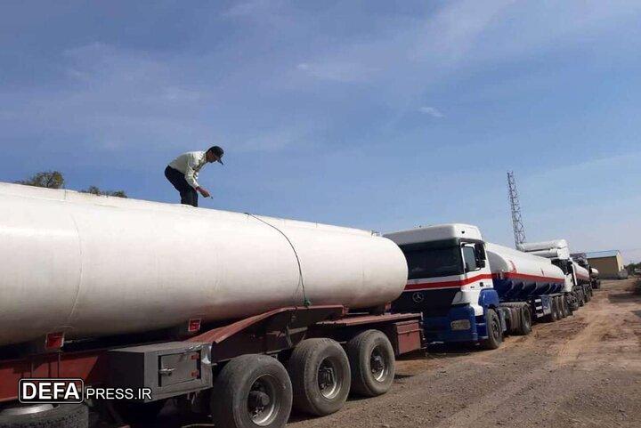کامیون‌های حامل ۶۴ هزار لیتر فرآورده نفتی قاچاق در توقیف پلیس پارسیان