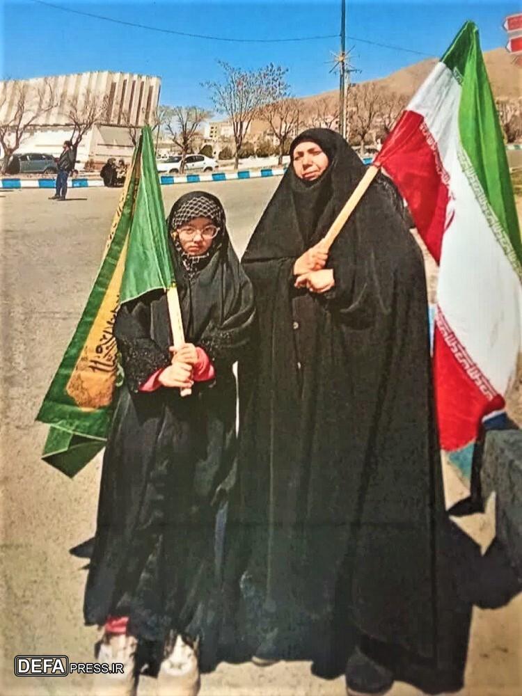 از شکنجه ساواک تا عکس جلد کتاب اموزش دفاعی مدارس؛ روایتی از یک بانوی ایثارگر دوران دفاع مقدس