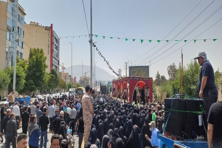 تشییع باشکوه شهدای کرج در آستانه شب اول محرم؛ مشت محکمی بر دهان استکبار جهانی + تصاویر