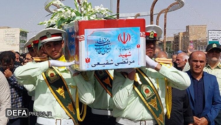 تشییع پیکر پاک و مطهر شهید راه وطن، سرباز وظیفه مرتضی شفیعی در شهرستان زرندیه