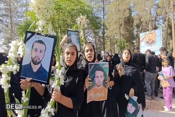 آیین تشییع و خاکسپاری پیکر مطهر شهید رضا رضایی در کوهدشت+ تصاویر آیین تشییع و خاکسپاری پیکر مطهر شهید رضا رضایی در کوهدشت+ تصاویر