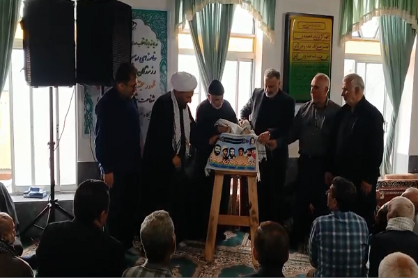 فیلم/ رونمایی از تابلو فرش منقش به تمثال مبارک شهدای روستای ولیکچال دودانگه