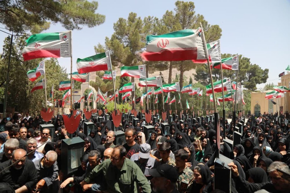 مراسم تشیع شهید والامقام ؛ سردار محمود  موسویان در شهر نراق