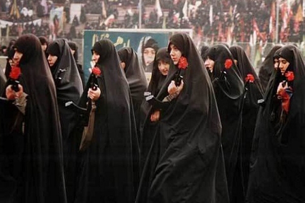نقش برجسته زنان در روز‌های سخت