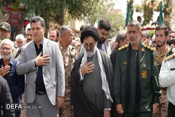 تشییع و تکریم پاسدار شهیدروح الله سالک در فردیس برگزار شد