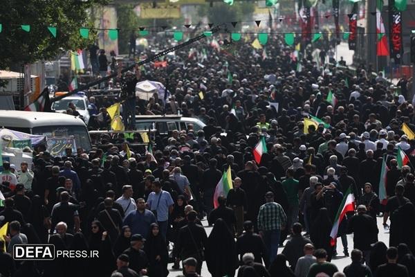 حضور حماسی تهرانی‌ها در بدرقه «شهدای اقتدار ملی»