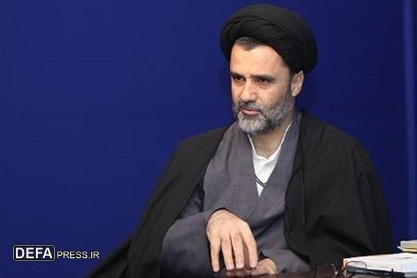 نبویان: مردم گرد شعار حسینی «هیهات منا الذله» متحد شده‌اند