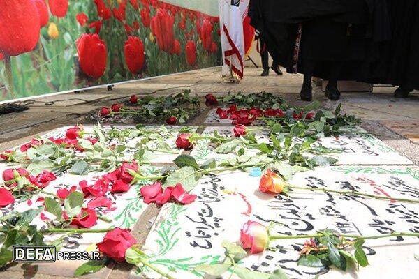 مزار شهدای هفتم تیر در قم گلباران شد