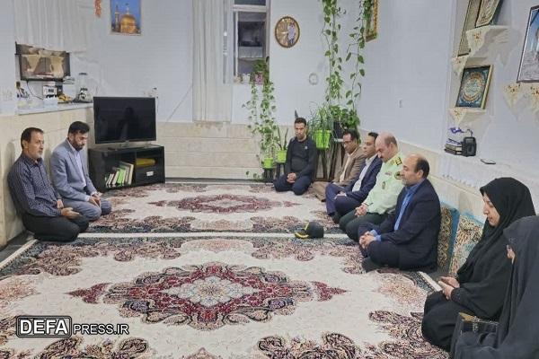 دیدار فرماندار گناباد با خانواده دو شهید والامقام روستای سنو