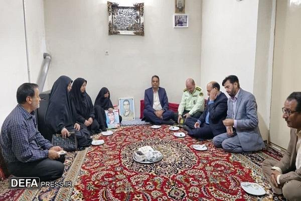 دیدار فرماندار گناباد با خانواده دو شهید والامقام روستای سنو