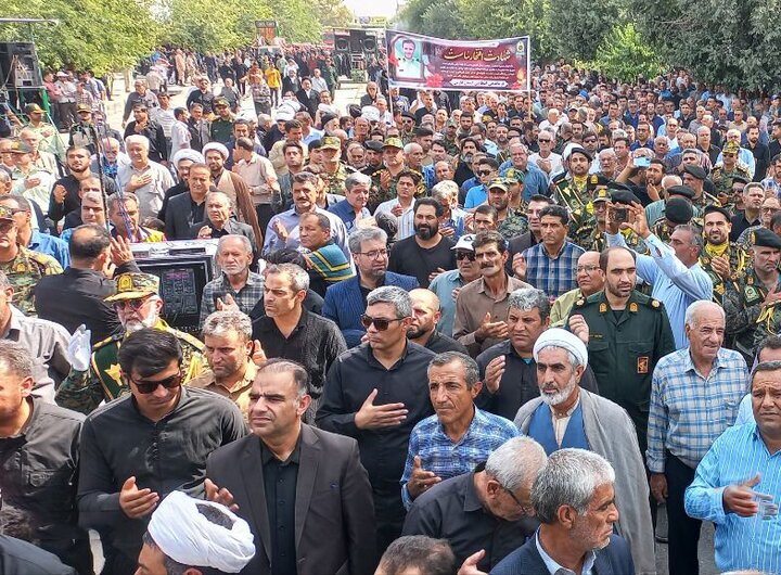 تشییع پیکر شهید مدافع وطن بر دستان مردم ممسنی تشییع پیکر شهید مدافع وطن بر دستان مردم ممسنی