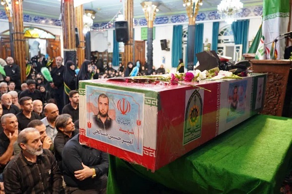تصاویر/ مراسم وداع با پیکر پاک سرباز شهید «صالحی» در آمل