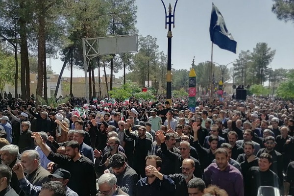 سیل جمعیت در مراسم تشییع شهیـــدان اقتدار ملی به سمت گلزار شهدا بیرجند+ فیلم