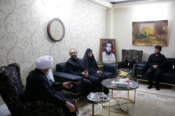 دیدار تولیت آستان قدس رضوی با خانواده شهید نوجوان «متین صفاییان» + تصاویر