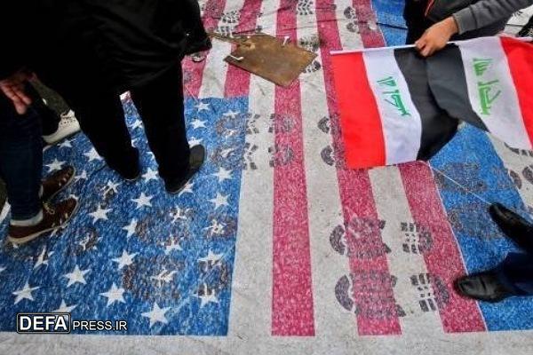 پرچم‌های آمریکا و اسرائیل زیر پای عزاداران حسینی در همدان