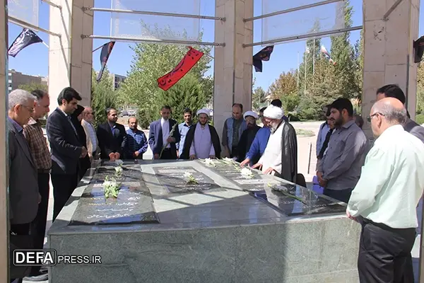 دو لاله گمنام در دانشگاه آزاد کرج؛ نماد ایثار و مقاومت